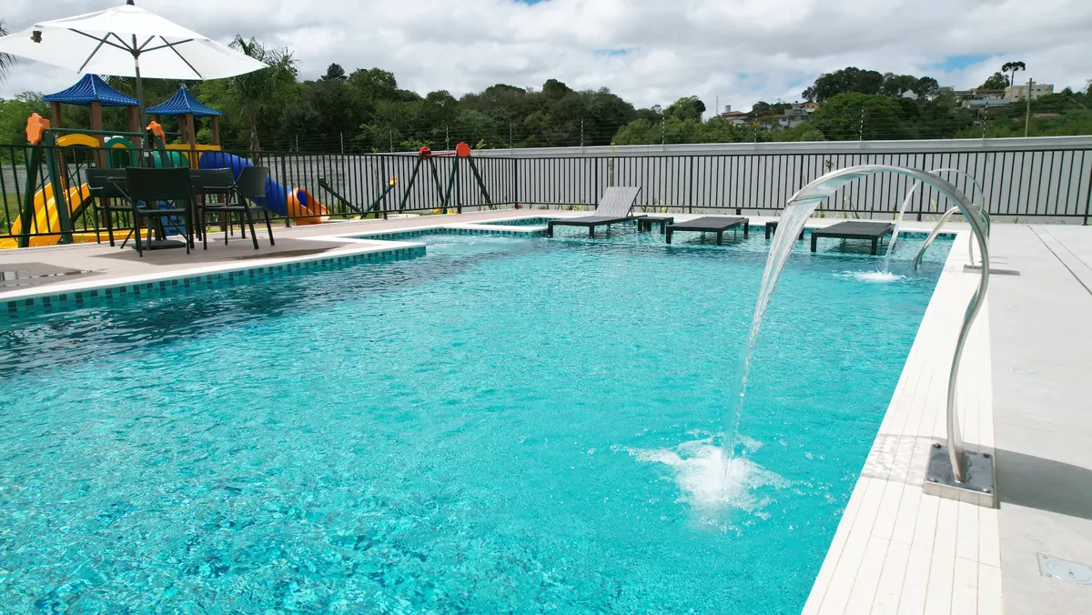 Piscina coberta — para usar o ano inteiro