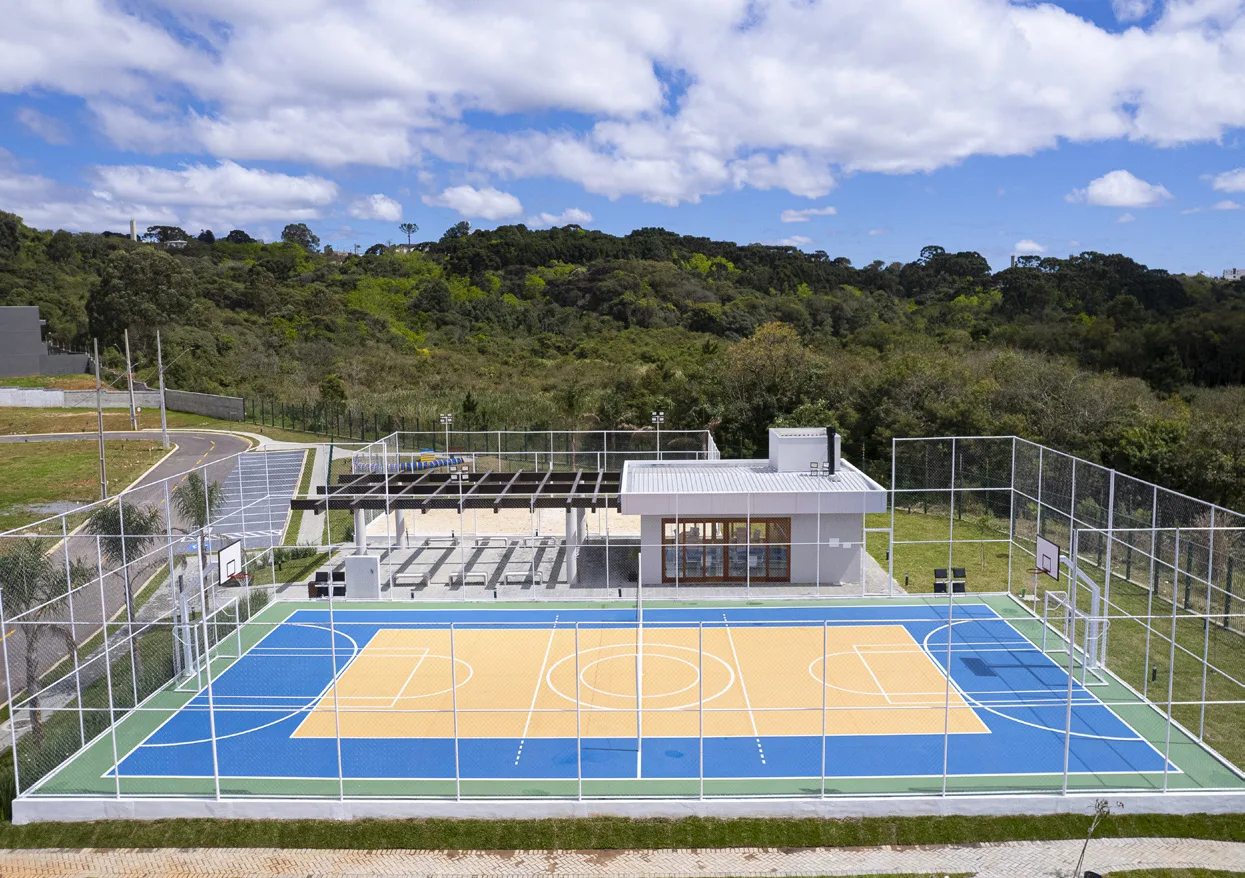 Quadra poliesportiva — futsal, vôlei e basquete